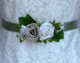 Ceinture fleurie, ceinture de mariage, ceinture personnalisée, écharpes vert sauge pour les robes, ceinture florale, robe de fille d'honneur ceinture