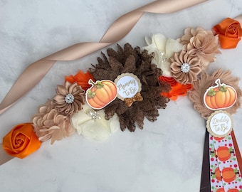Little Pumpkin Baby Shower Sash Gender Neutral Baby Shower Corsage, Fall Maternity Sash Mom-to-Be, Baby Shower Pin, Pumpkin Maternity Sash