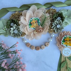 Lion King Baby Shower Sash , Lion King Maternity Sash, Mommy to be ,Lion King Sash ,Pregnancy Sash , Baby Shower Pins, Baby Shower Corsages