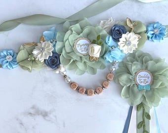 Blue & Sage Boho Baby Shower Mutterschaft Sash Boy, Greenery Mom Dad und Family Corsage