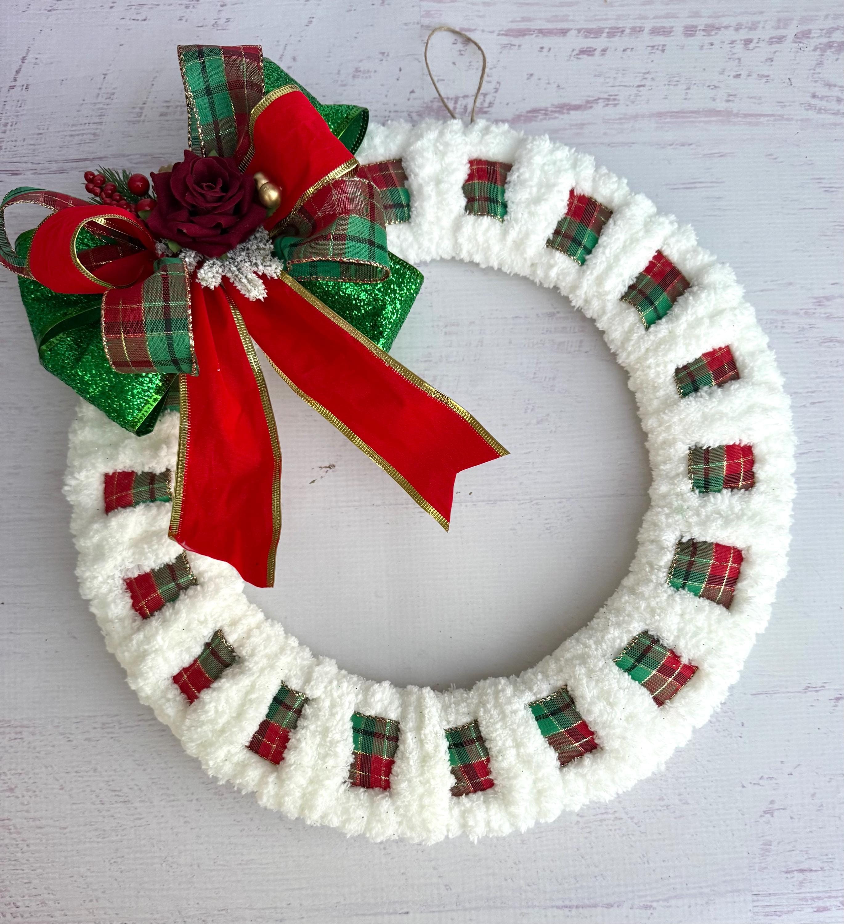 16 Cozy Christmas Wreaths to Welcome the Season 2 14" Christmas Wreath Chunky Yarn Holiday Décor Door Hanger