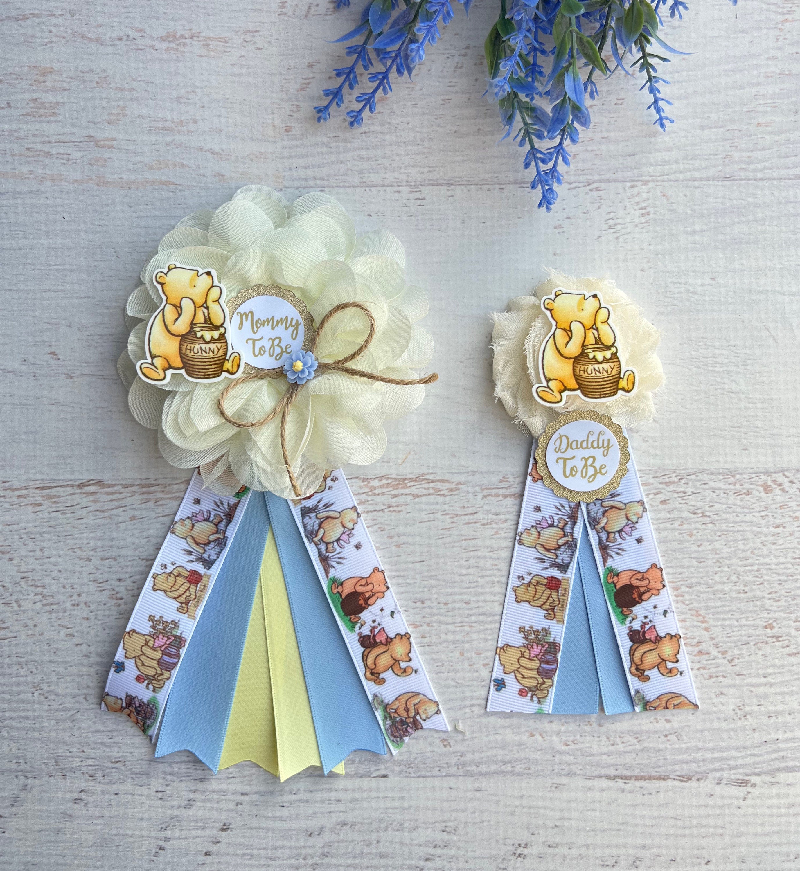 Winnie the Pooh Mommy to Be Corsage, Winnie the Pooh Baby Shower Corsage,  Mommy to Be Pin, Pooh Shower Pin, Mommy to Be Shower Corsage, Mum 