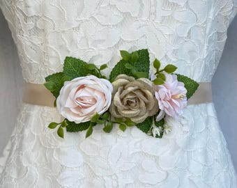 Ceinture fleurie, ceinture de mariage, ceinture personnalisée, écharpes pour robe, ceinture florale, robe de demoiselle d'honneur, ceinture de demoiselle d'honneur rose poudré, ceinture de fille d'honneur