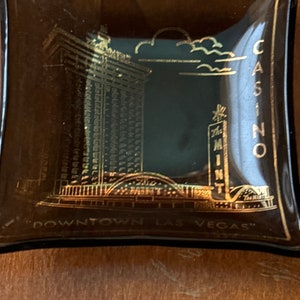 Vintage dienblad van gerookt glas uit The Mint Hotel and Casino, Las Vegas