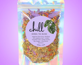 Chill Tea • Ruhige rituelle Kräuterteemischung • 10 ganz-natürliche Kräuter • Koffeinfreies entspannendes Gebräu • Ägyptischer Blauer Lotus • Ohne Zusatzstoffe