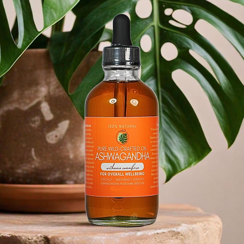 Aceite de masaje de ashwagandha • Infusión ayurvédica totalmente natural • Raíz de ashwagandha de recolección silvestre de primera calidad en aceite de semilla de sésamo • Botella de vidrio de 2 oz / 4 oz imagen 2