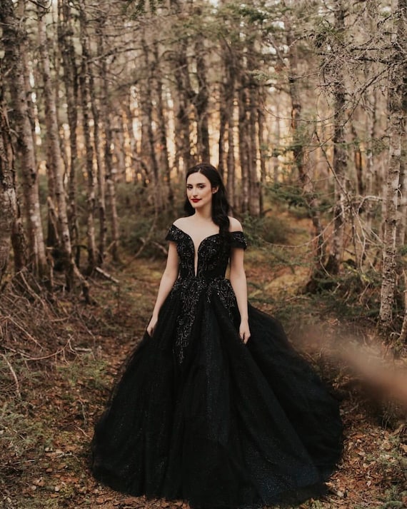 Dark dress 2025