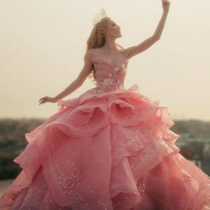 The pink Glinda bubble Gown cosplay - Cosplay Costume hand bead ballgown