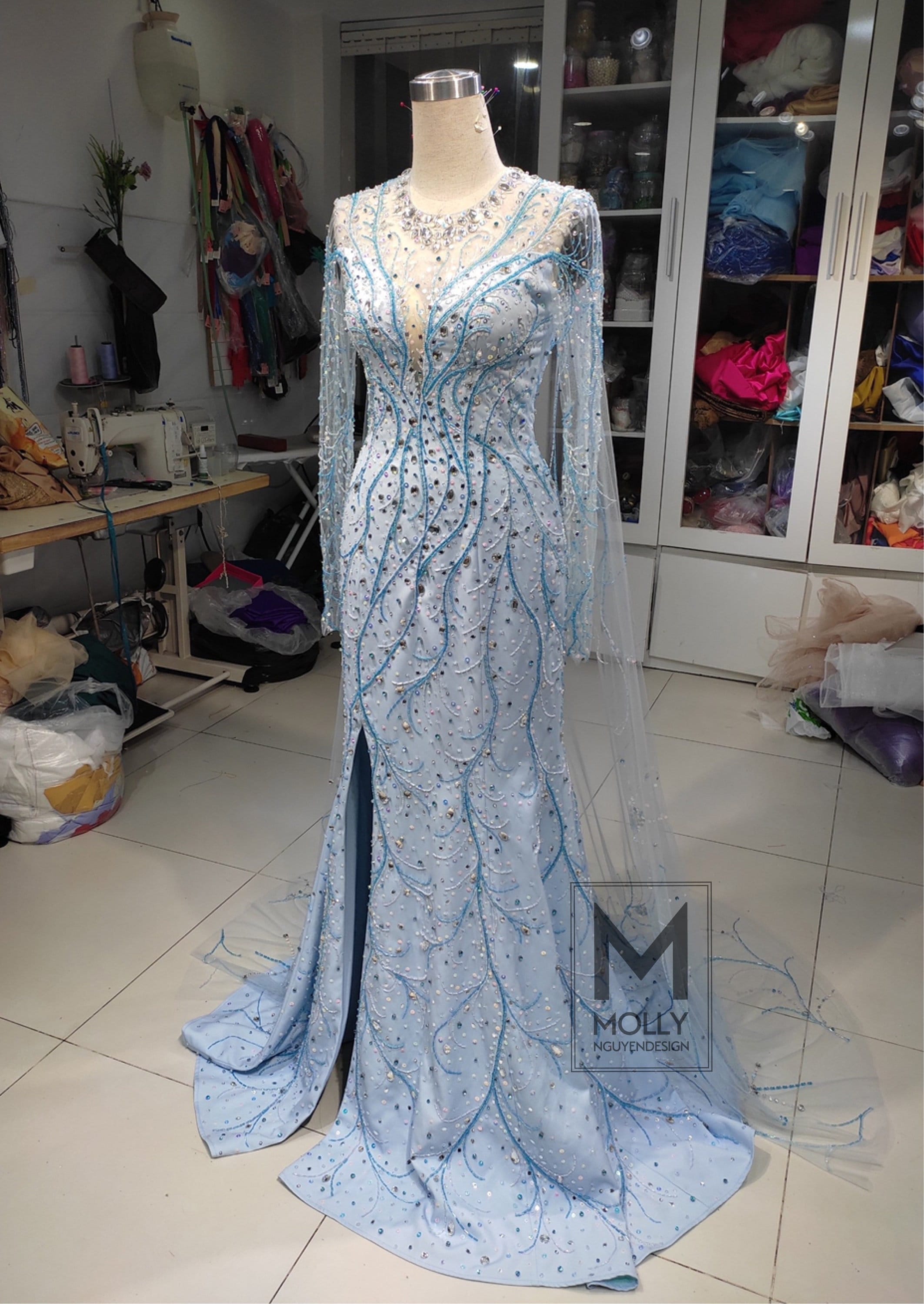 The Elsa-inspired wedding dress : r/Frozen