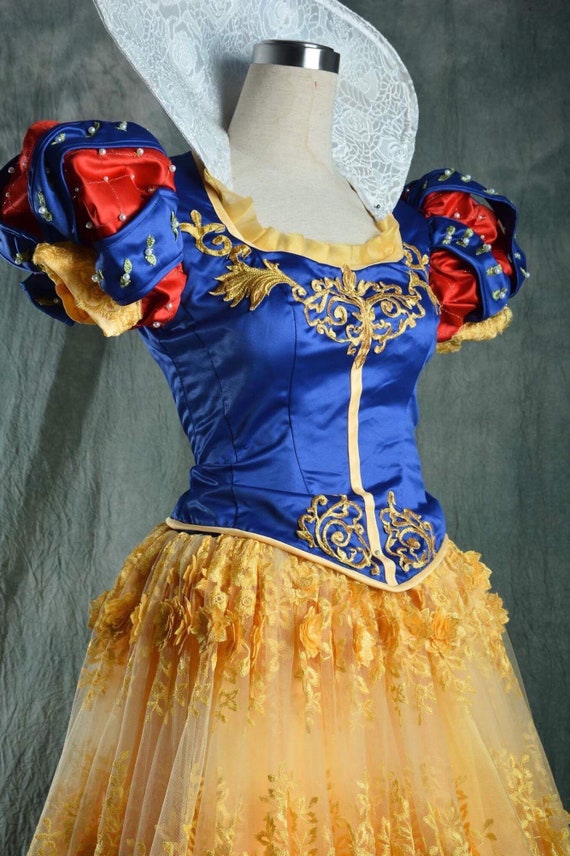 Costume adulto Biancaneve, Principessa Disney, Costume Disney ispirato,  Biancaneve vestito film Disney, -  Italia