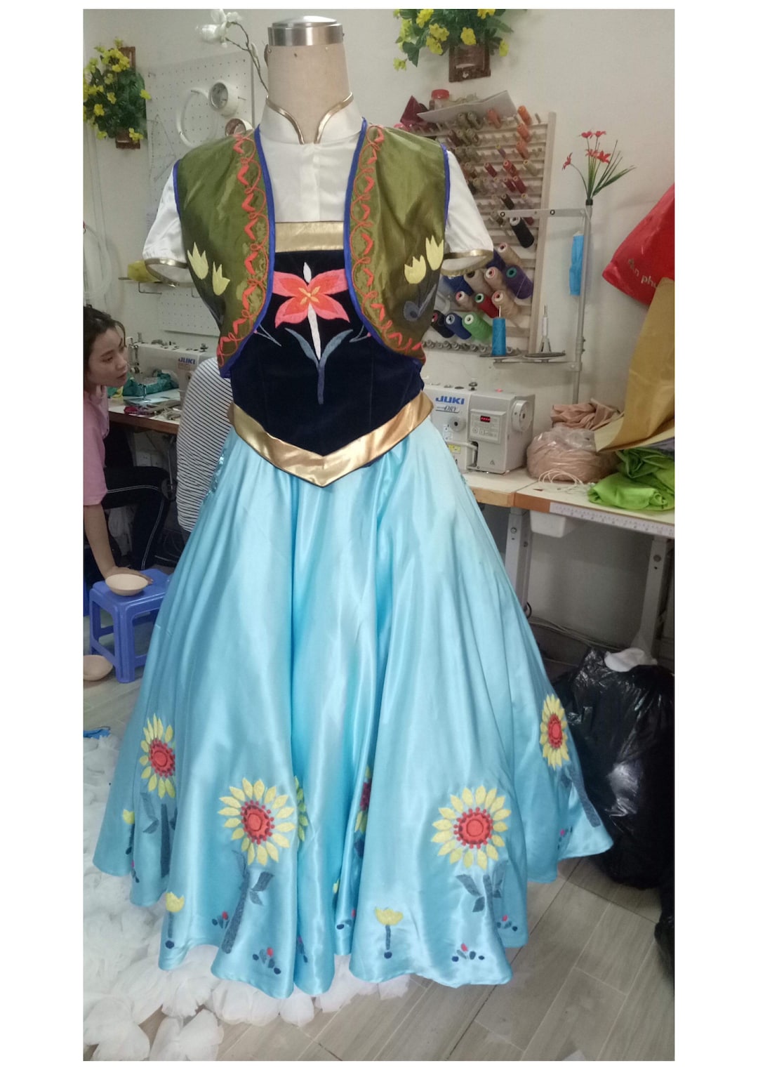 アナと雪の女王 エルサのサプライズ - 刺繍入りアナの大人用