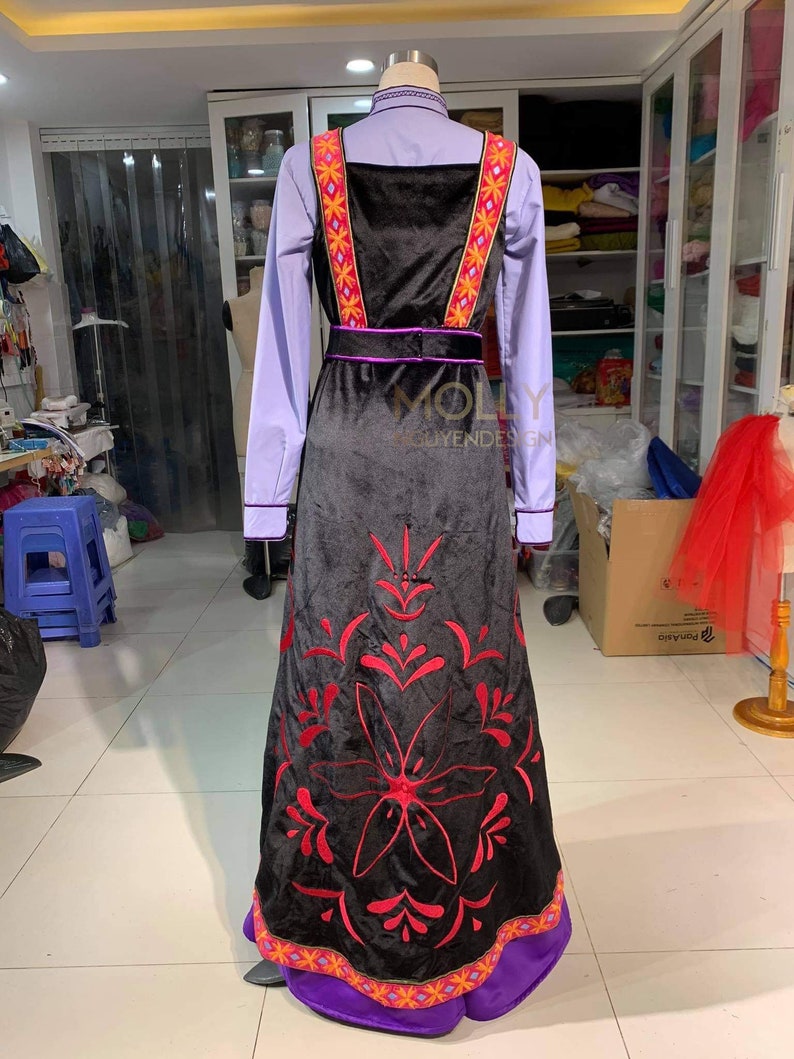 queen iduna cosplay