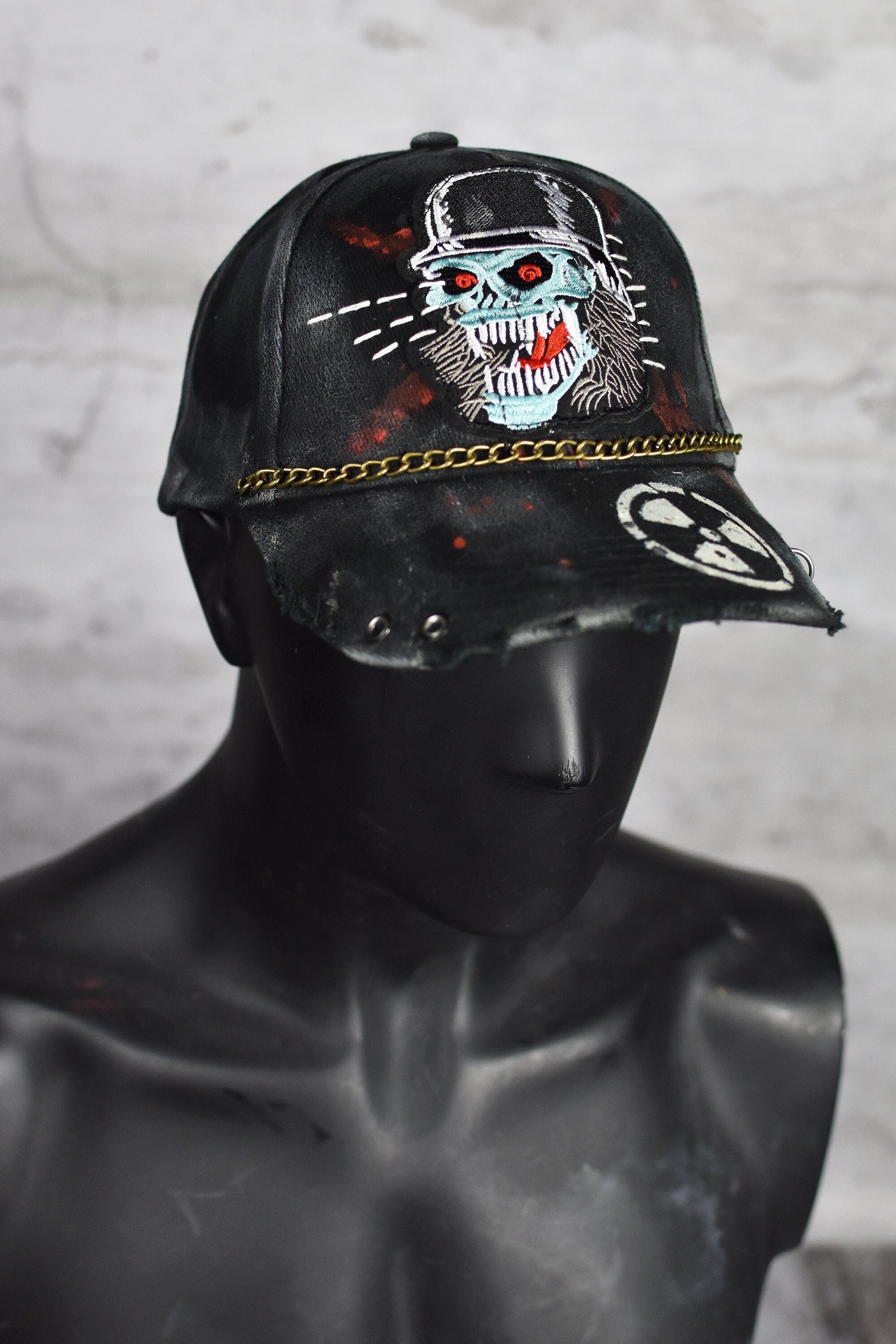 帽子 archive punk skull design cap y2k Handmade Post-apocalyptic Cap With Skull and Chain, Grunge