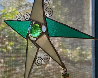5pt stained glass star suncatcher