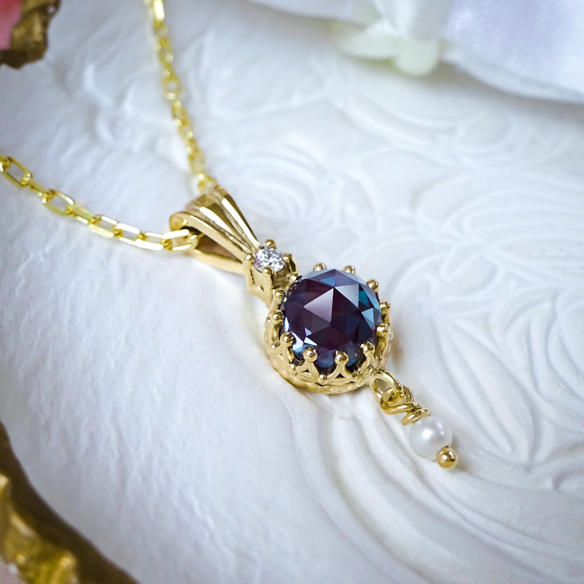 Magnificent Alexandrite Diamond Crown Pendant Necklace in 9Ct/18Ct Solid Gold