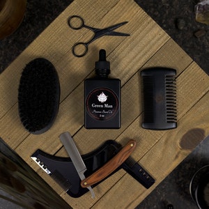 Beard Oil Kit - Green Man - Natural, Vanilla, Clove - Comb, Scissors, Straight Razor, Brush