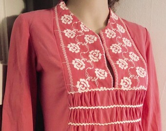 60's Embroidered Bohemian White & Bubblegum-Pink Nightgown // Size 8 // Valentine's Day