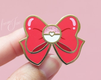 Pokesenshi - Pokesenshi Badge ( Pokeball x Sailor Moon Bow )