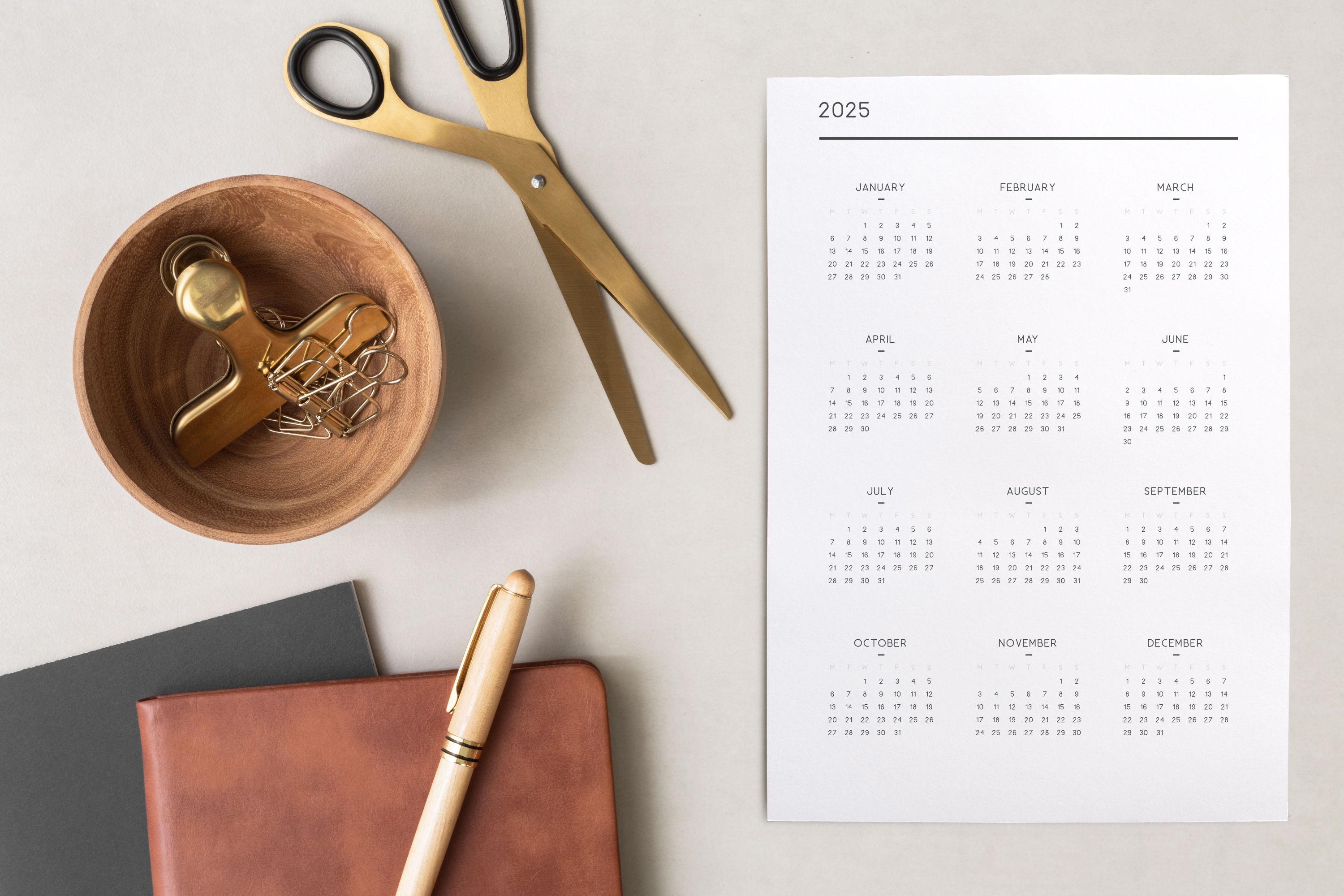 Monday Start - 2025 Printable Year at a Glance Calendar | A4, A5 ...