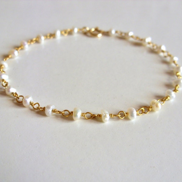 Pearl bracelet / 14K gold vermeil / Delicate gold bracelet / freshwater pearl dainty bracelet / wedding jewelry / pearl rosary bracelet