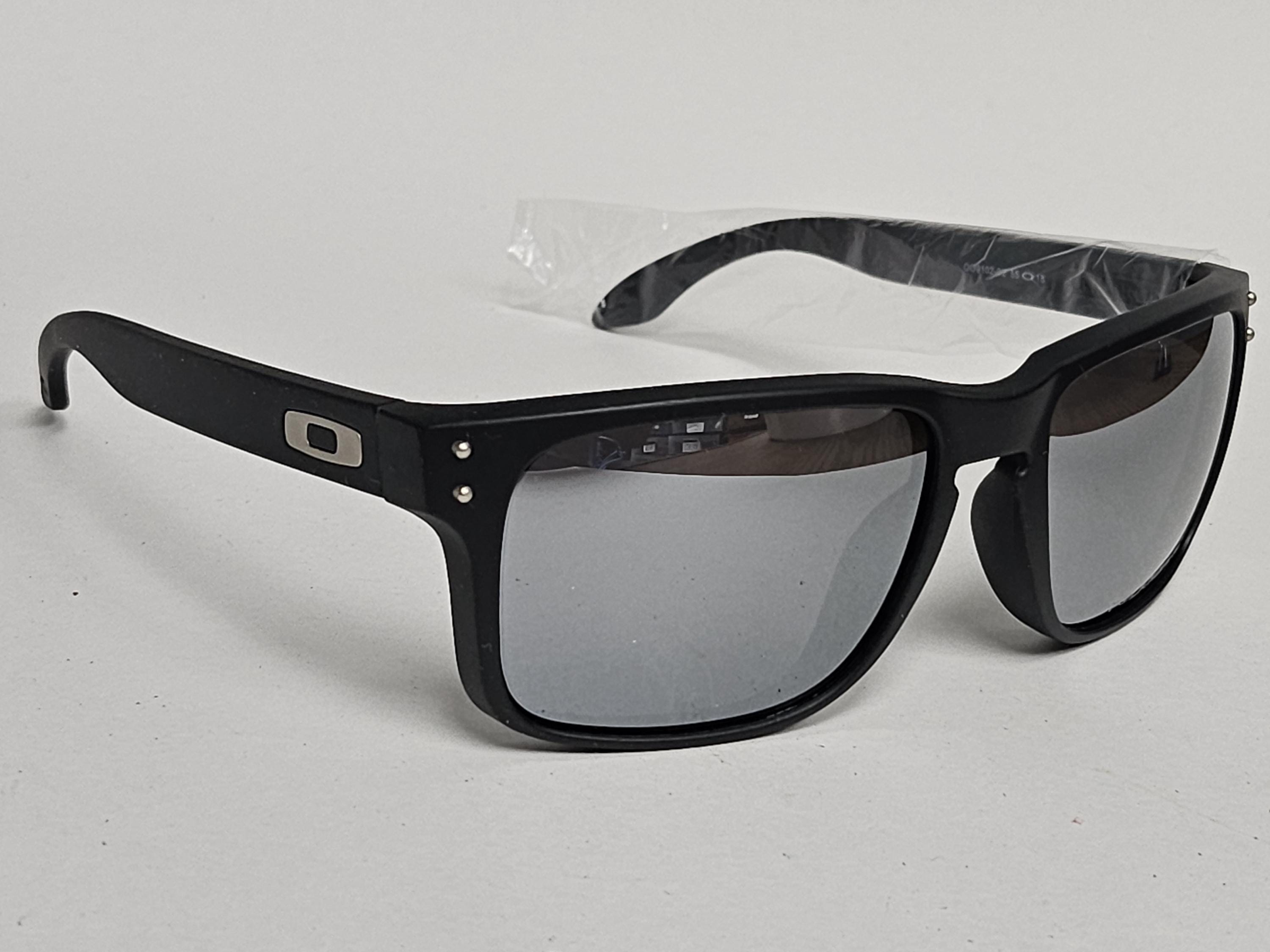 00初期 USA製Oakley サングラス シルバー ブラックレンズ Oakley スポーツサングラス シルバー/ブラック 00初期 USA製Oakley