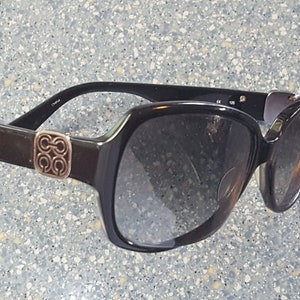 Louis Vuitton Etui Lunettes MM Sunglasses/Glasses Case - A World
