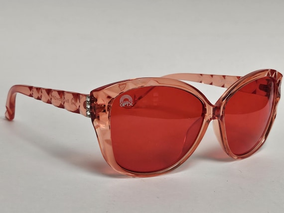 Rainbow Optx Ruby Red Textured Cat Sunglasses Fre… - image 1