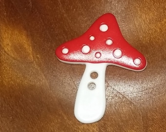 Mushroom button / toadstool button