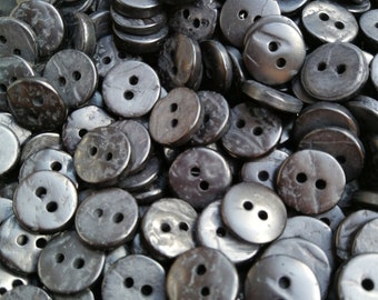 Coconut buttons, black / coconut buttons, black