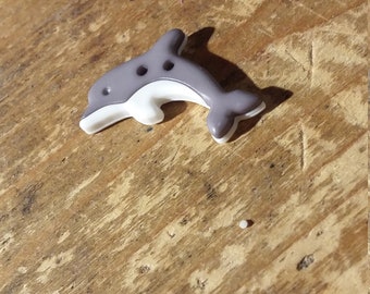 Dolphin button / dolphin buttons