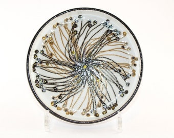 Royal Copenhagen  - Lovely round ceramic dish - Designed by Ellen Malmer - Made in Denmark 1960.