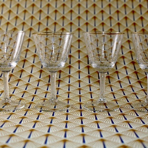 Kosta Boda  - 4 Lovely and unique aquavit glasses  - Designed by Vicke Lindstrand  - Made in Sweden 1960.