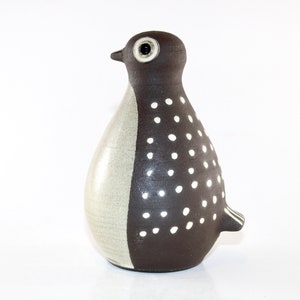 Hyllested Keramik - Hillside Ceramic  - Very adorable ceramic bird with dots   - Made in Denmark.