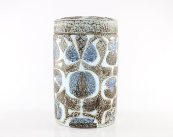 Royal Copenhagen  - Lovely stoneware box with lid  - Made by Nils Thorsson  - From the BACA line - Made in Denmark 1960.