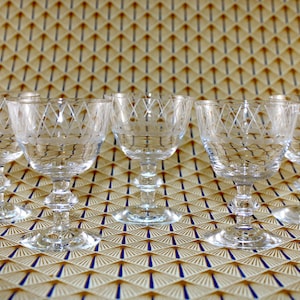 Kosta Boda  - 5 Lovely and unique aquavit glasses  - Designed by Vicke Lindstrand  - Made in Sweden 1960.