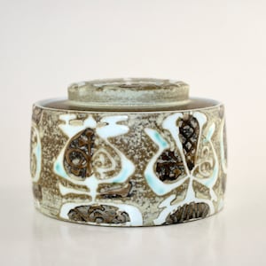 Royal Copenhagen  - Lovely stoneware box with lid  - Made by Nils Thorsson  - From the BACA line - Made in Denmark 1960.
