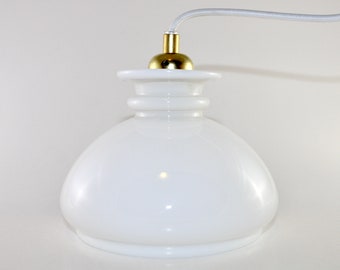 Holmegaard – Hübsche Hängeleuchte aus weißem Glas – PALET – Entworfen von Jacob Bang – Hergestellt in Dänemark 1960.