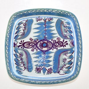 Royal Copenhagen  - Aluminia  - Lovely ceramic dish - Designed by Marianne Johnson - Made in Denmark 1960.