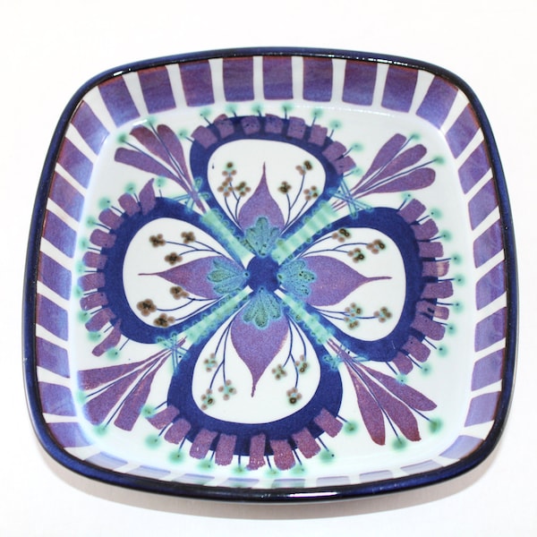 Royal Copenhagen - Beautiful ceramic dish - Designed by Marianne Johnson - Made in Denmark in 1960.