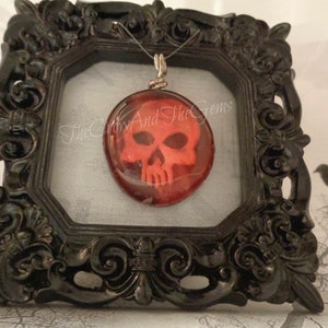 Red Skull Pendant Necklace / Red Skull / Skull Necklace / Punk Necklace / Gothic Necklace / Rock n&#39; Roll Necklace / Halloween Pendant