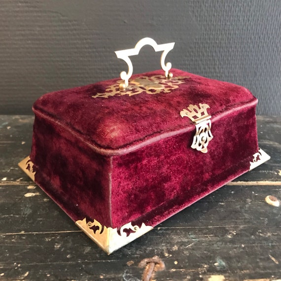 Antique jewel box shabby chic timeworn burgundy v… - image 4