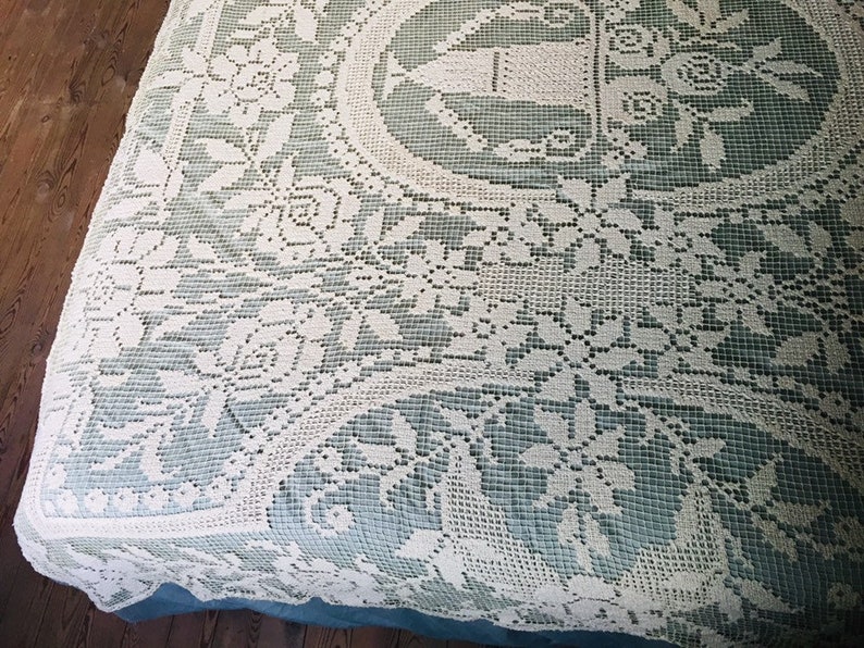 Antique bedspread handmade filet lace precious bourgeoise home linen Paris romantic boudoir bohemian shabby chic style
