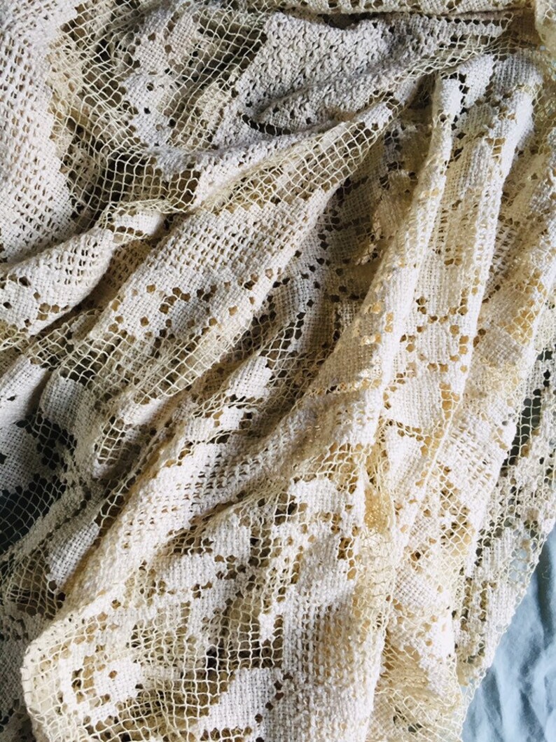 Antique bedspread handmade filet lace precious bourgeoise home linen Paris romantic boudoir bohemian shabby chic style