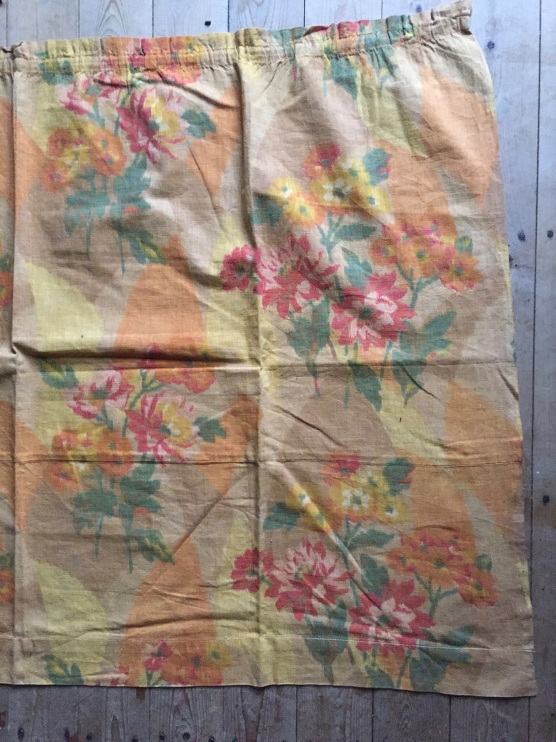 vintage fabric panel colourful Art Deco period printed textile linen curtain supply sewing projects interbellum floral pattern