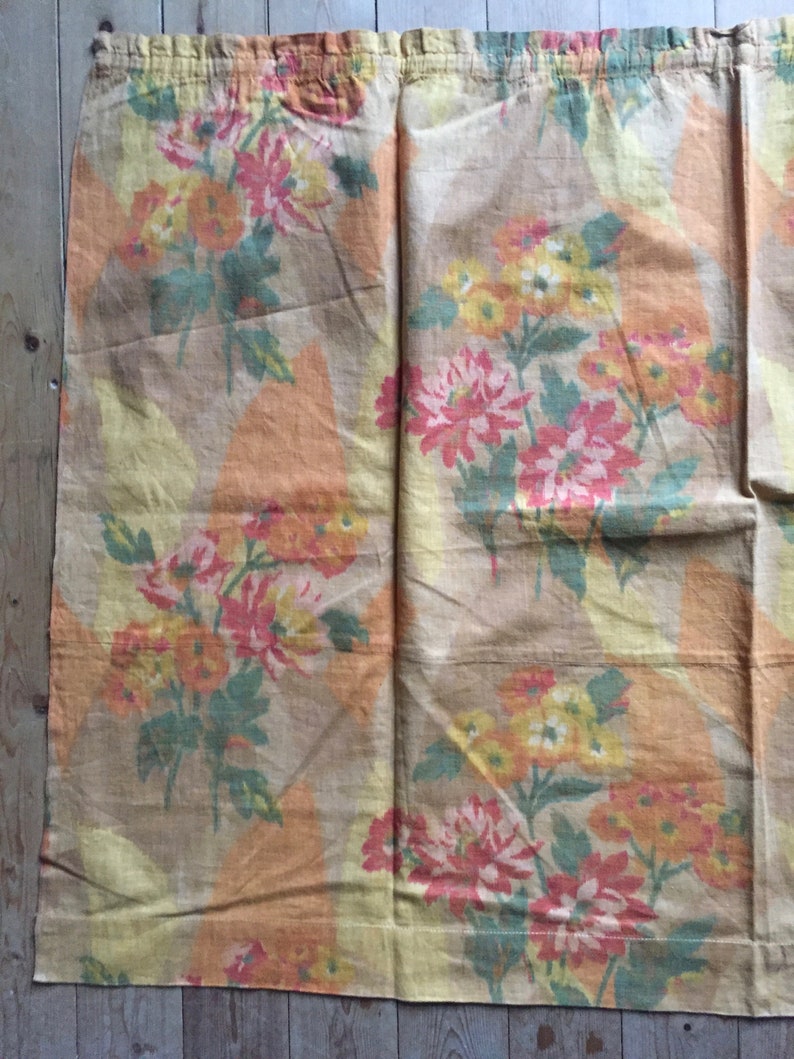 vintage fabric panel colourful Art Deco period printed textile linen curtain supply sewing projects interbellum floral pattern