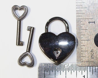 Medium Small Heart-shaped Lock, Gunmetal