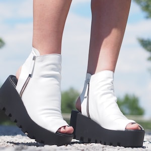 Dames echt lederen zomerlaarzen, witte leren zomerlaarzen, zomerlaarzen met open teen, leren damessandalen, leren sandalen voor dames