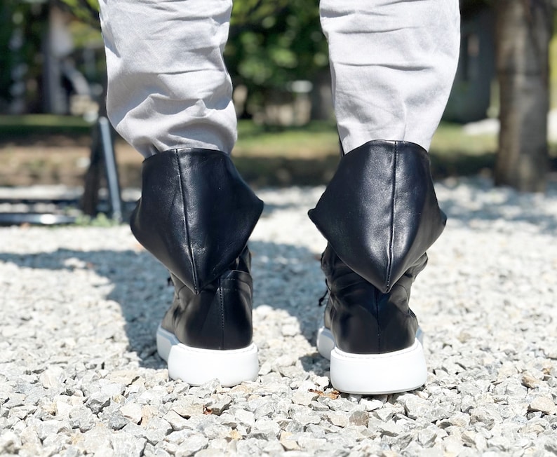 Herrsneakers i äkta läder, herrskängor i läder, svarta läderstövlar för män, handgjorda herrstövlar, höga herrsneakers i läder bild 11