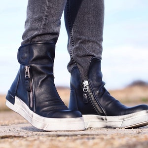 Men&#39;s Genuine leather Sneakers Boots,Mens Leather boots,Black leather boots for mens,Handmade boots,Men leather boots,Men&#39;s Casual boots