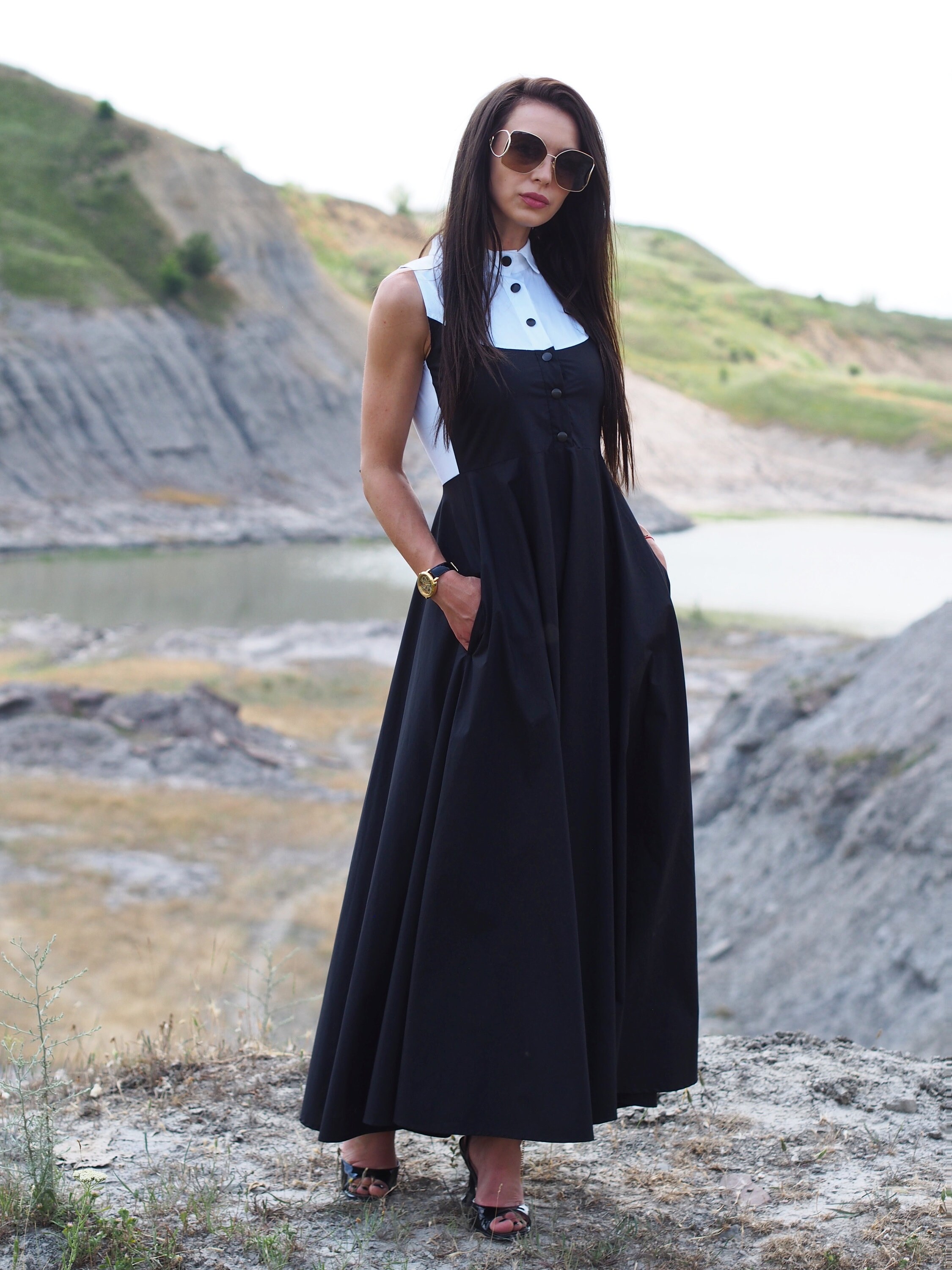 Black Sleeveless Vintage A-Line Maxi Dress with White Collar - Elegant Gothic Inspired Summer Dress with Buttons